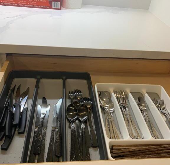 Panzió Short Term Room In Toronto Six Four Seven Seven Two Zero Five Three Six Eight