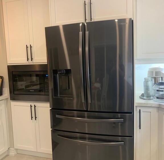 Panzió Short Term Room In Toronto Six Four Seven Seven Two Zero Five Three Six Eight