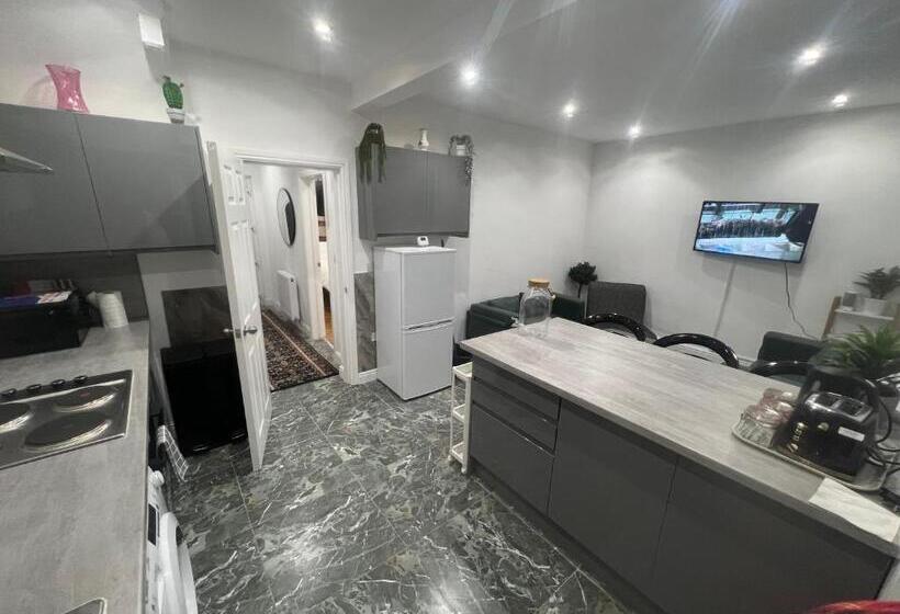 ペンション Tarleton House