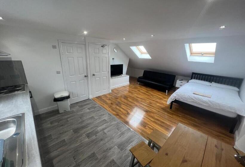 ペンション Tarleton House