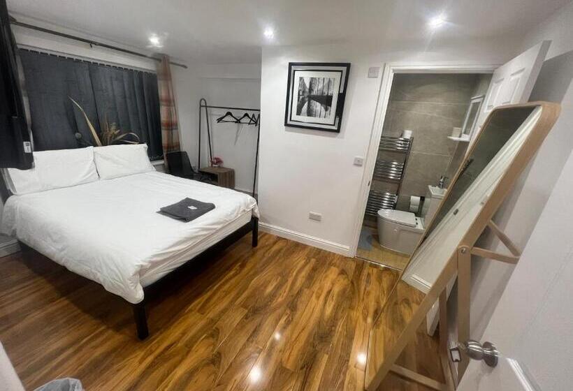 ペンション Tarleton House