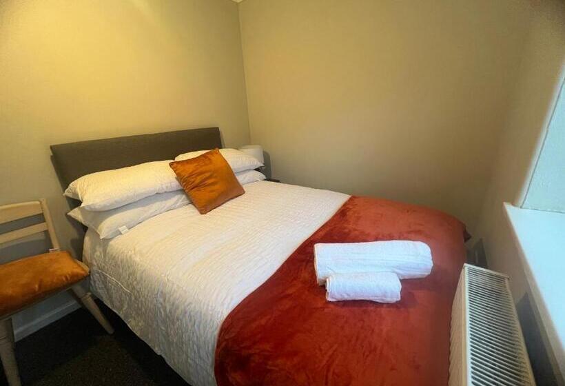 ペンション The Coral Guest House 1 Fratton Park Portsmouth