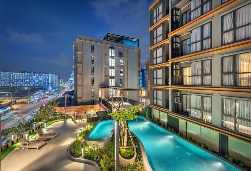 Salaya One Hotel & Service Apartment