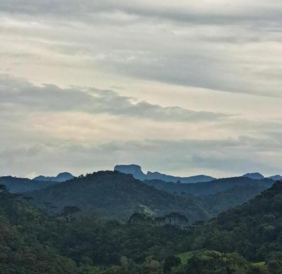 Schronisko Embahu Suítes Vista Para Pedra Do Baú E Banheira De Imersão