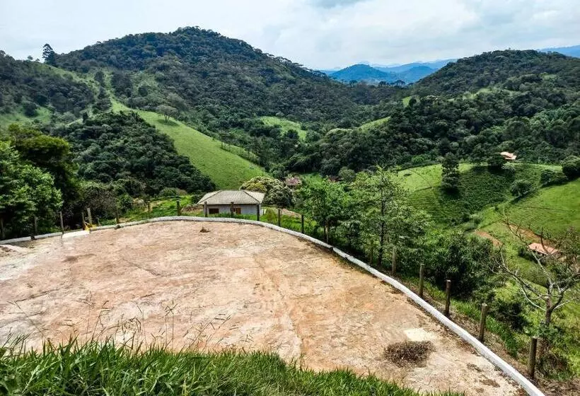 Retkeilymaja Embahu Suítes   Vista Para Pedra Do Baú E Banheira De Imersão