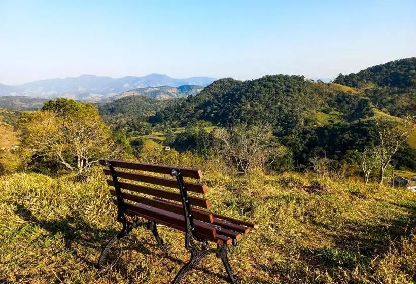 Retkeilymaja Embahu Suítes   Vista Para Pedra Do Baú E Banheira De Imersão
