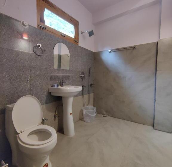 Albergue Firgun Chapter Jaan