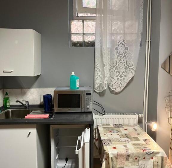 הוסטל Hipokratios 3 Zimmer Mit Gemeinschaft Wc