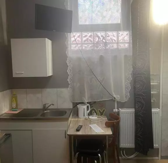 ユースホステル Hipokratios 3 Zimmer Mit Gemeinschaft Wc