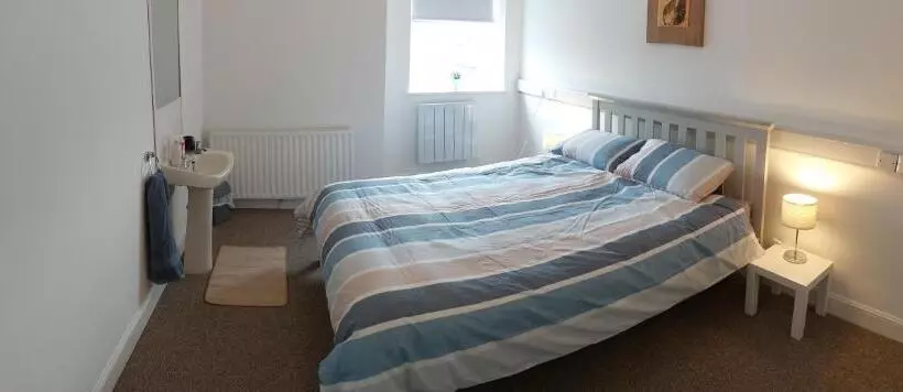 Aamiaismajoitus (B&B) Keeles Townhouse