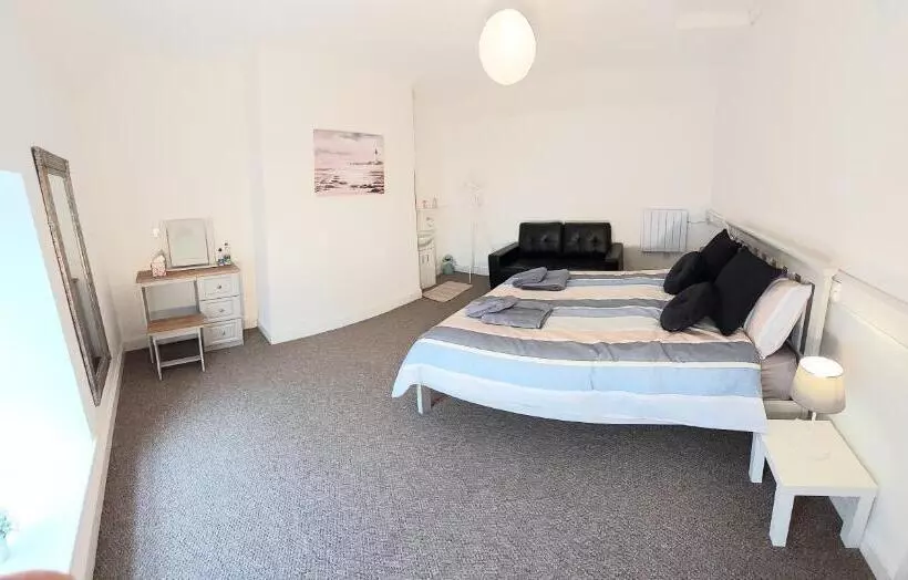 Aamiaismajoitus (B&B) Keeles Townhouse