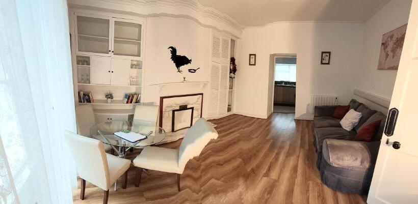 민박 Keeles Townhouse