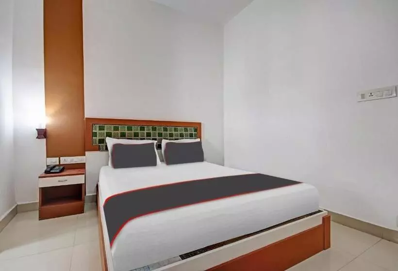 Collection O 81198 Maqintosh Hotel Thekkady