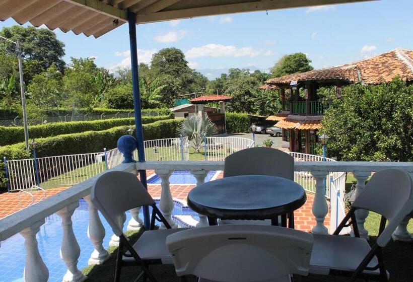 هتل Finca Villa Yuliana