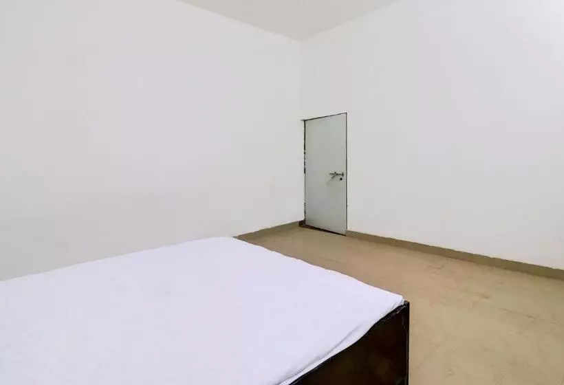 Hotelli Oyo 81438 Mannat Guest House