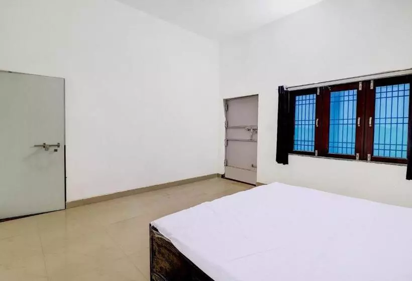 Hotelli Oyo 81438 Mannat Guest House