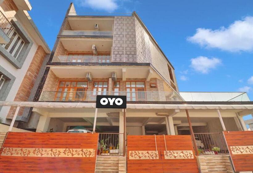 ホテル Oyo Flagship 81227 North Star Homestay