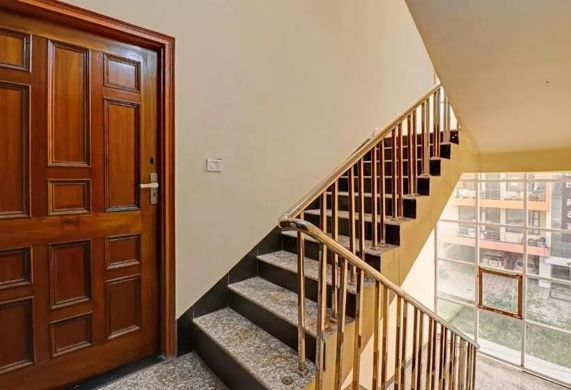 ホテル Oyo Flagship 81227 North Star Homestay