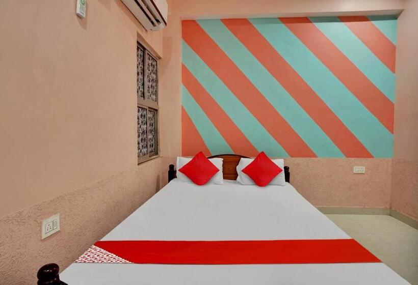 ホテル Oyo Flagship 81277 Om Shanti Aavashiya