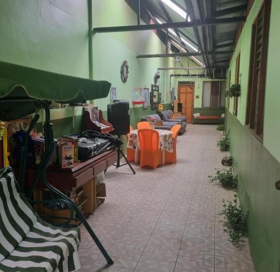 هتل Paradise Alajuela