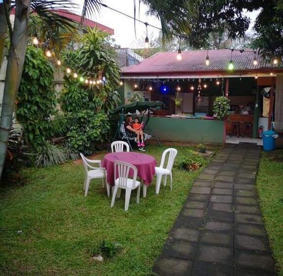 هتل Paradise Alajuela