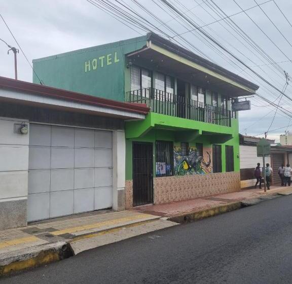 هتل Paradise Alajuela