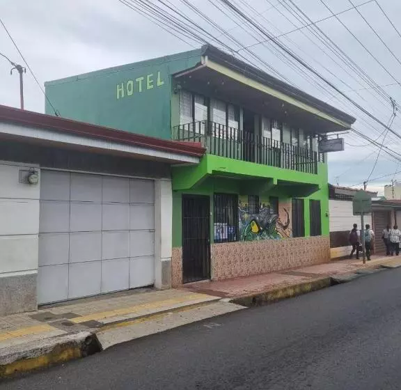 هتل Paradise Alajuela