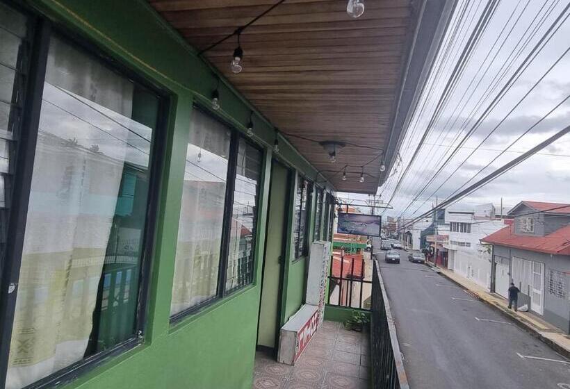 هتل Paradise Alajuela