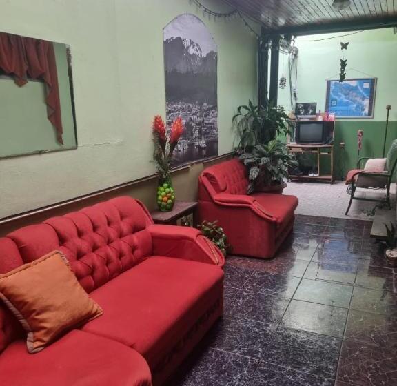 هتل Paradise Alajuela