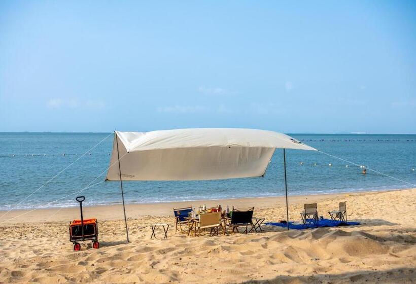 Отель Poltton Century