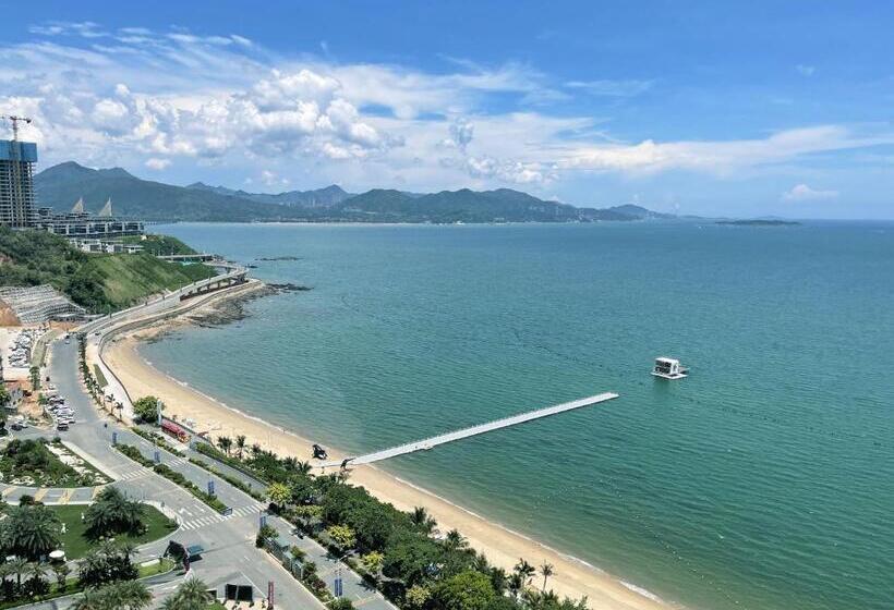 Отель Poltton Century