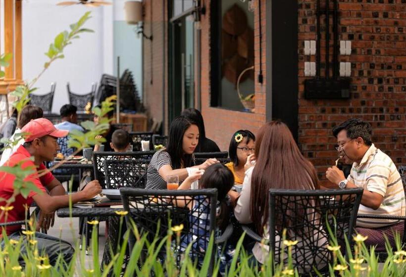 هتل The Waiting Lodge