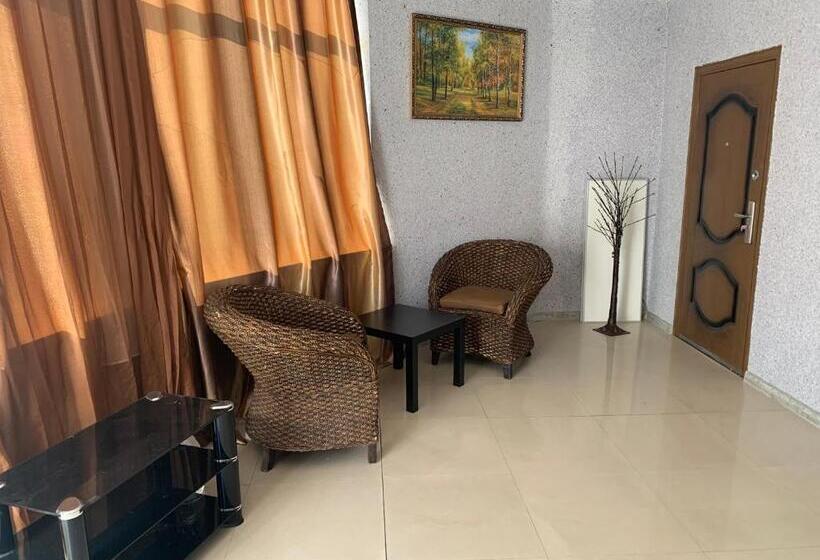 فندق على الطريق Linavi