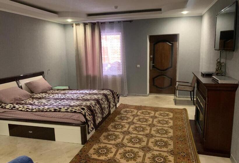 فندق على الطريق Linavi