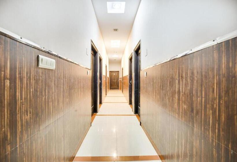 Oyo Flagship 81310 Hotel Sunrise