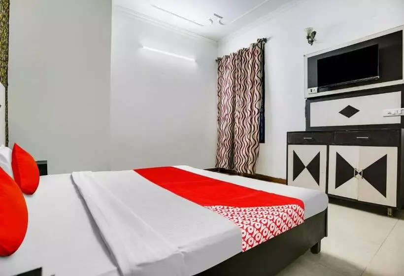 Oyo Flagship 81310 Hotel Sunrise
