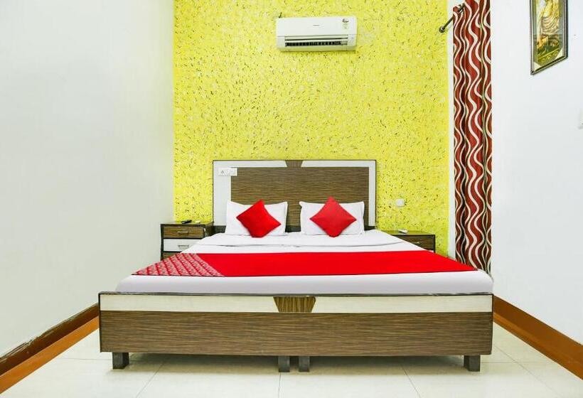 Oyo Flagship 81310 Hotel Sunrise