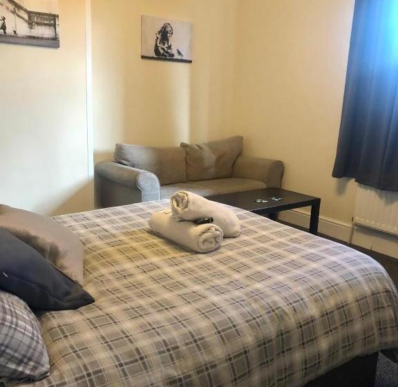 Пансион The Old Station House