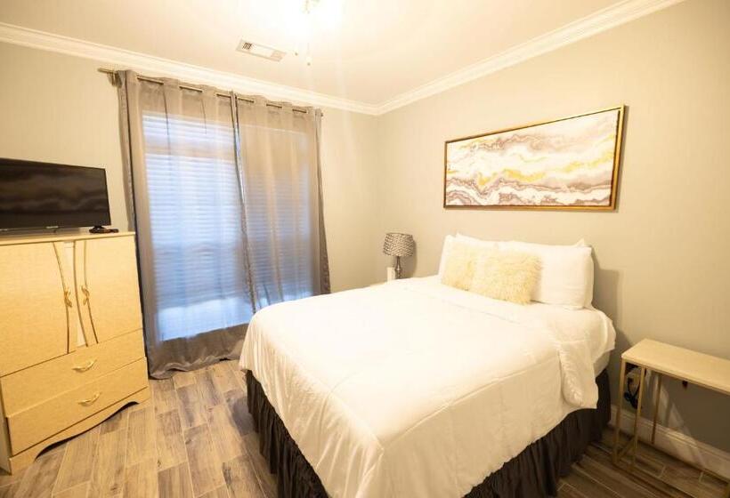 Bed and Breakfast Soulbeatz Country Mini Mansion W/ Pool & Putting Green