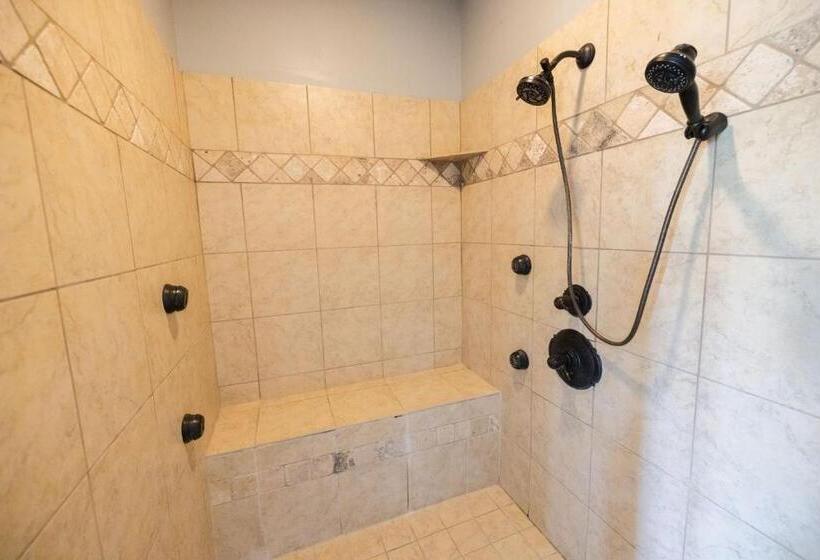 Bed and Breakfast Soulbeatz Country Mini Mansion W/ Pool & Putting Green