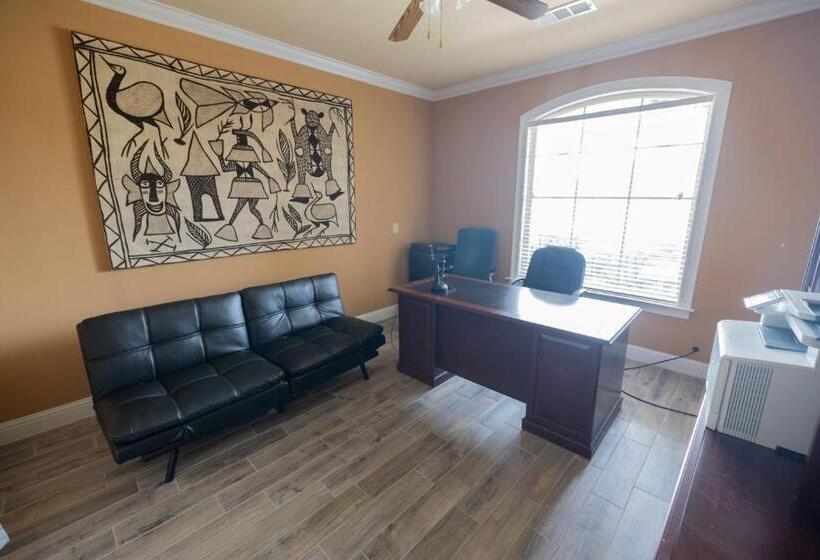 Bed and Breakfast Soulbeatz Country Mini Mansion W/ Pool & Putting Green