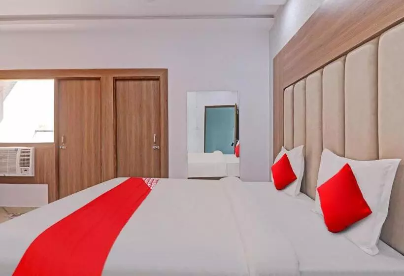 Flagship Hotel The Aryan