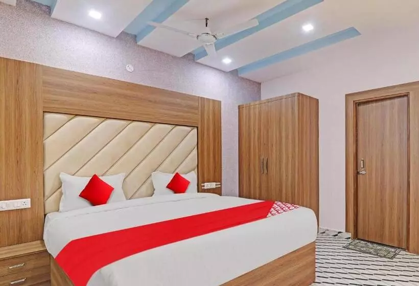 Flagship Hotel The Aryan