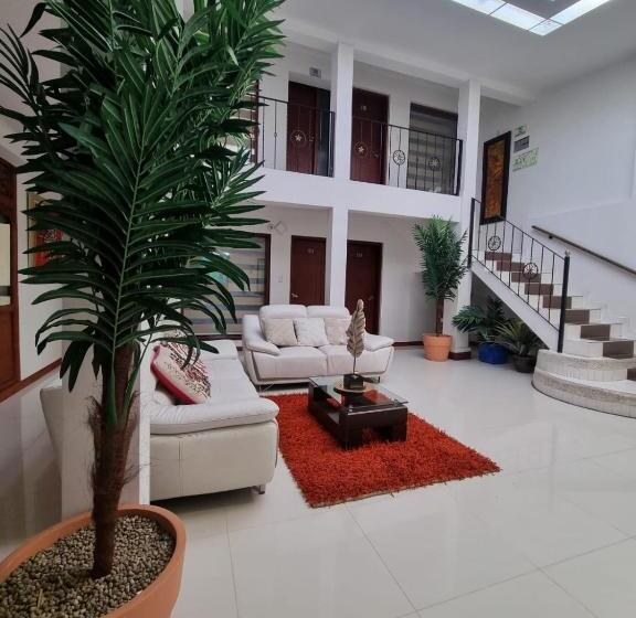 Отель Florentina