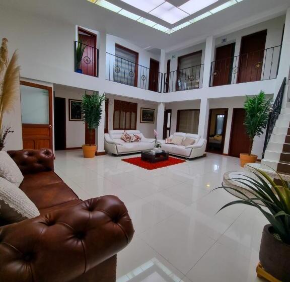 Отель Florentina