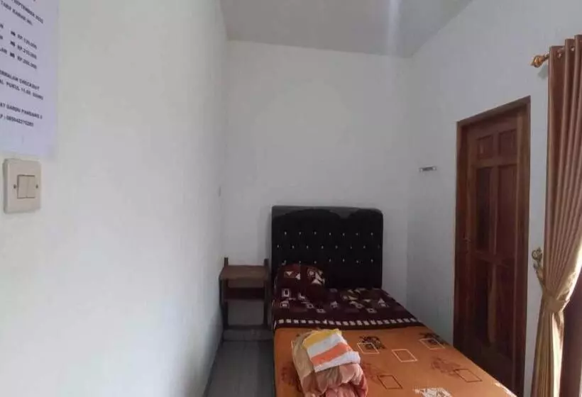 Hotelli Oyo 92533 Harjuna Guest House