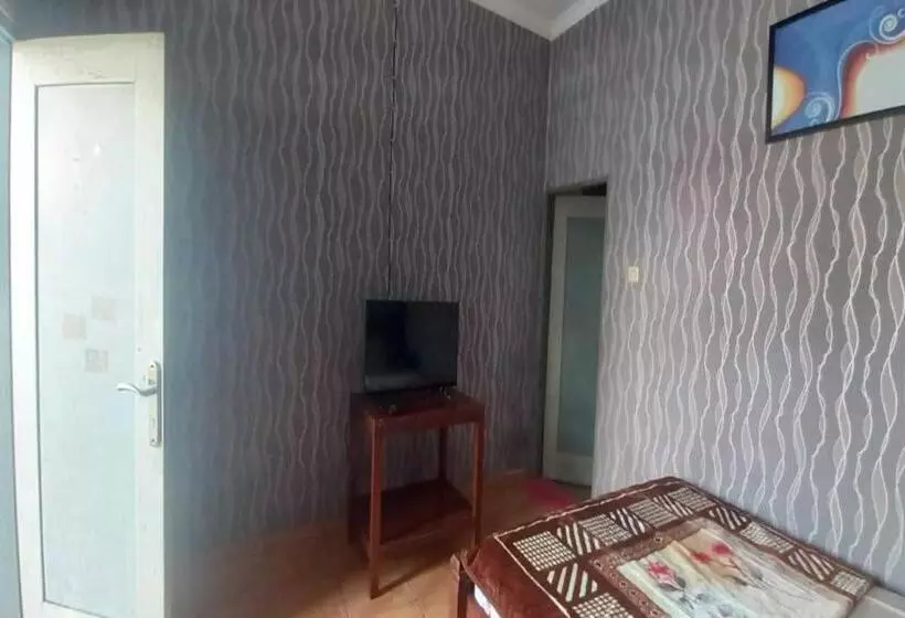 Hotelli Oyo 92533 Harjuna Guest House