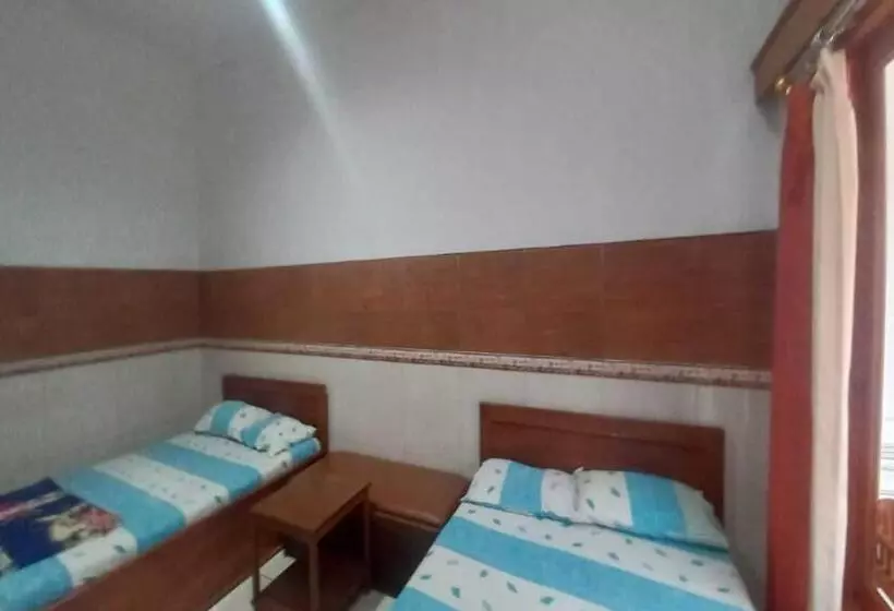 Hotelli Oyo 92533 Harjuna Guest House