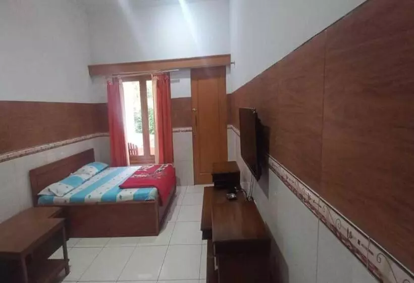 Hotelli Oyo 92533 Harjuna Guest House