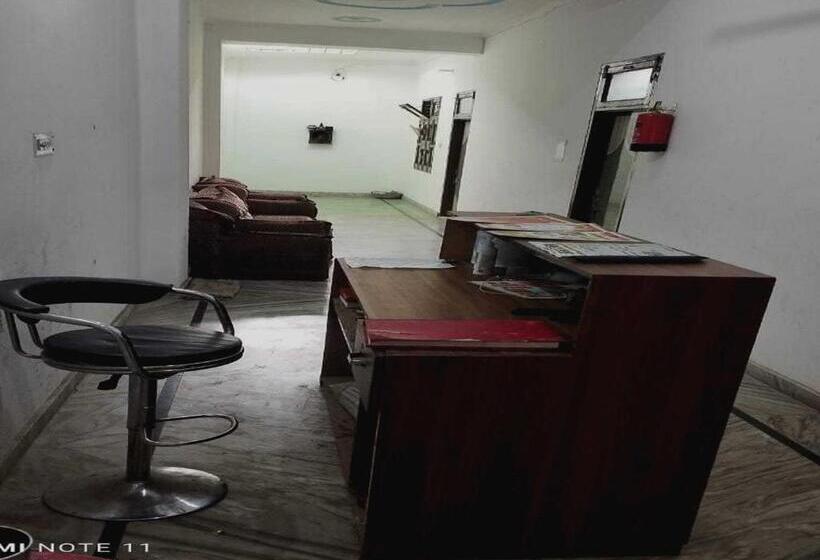 Hotel Oyo Rising Star Guest House